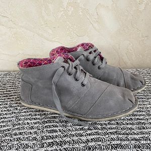 Toms suede booties size 8